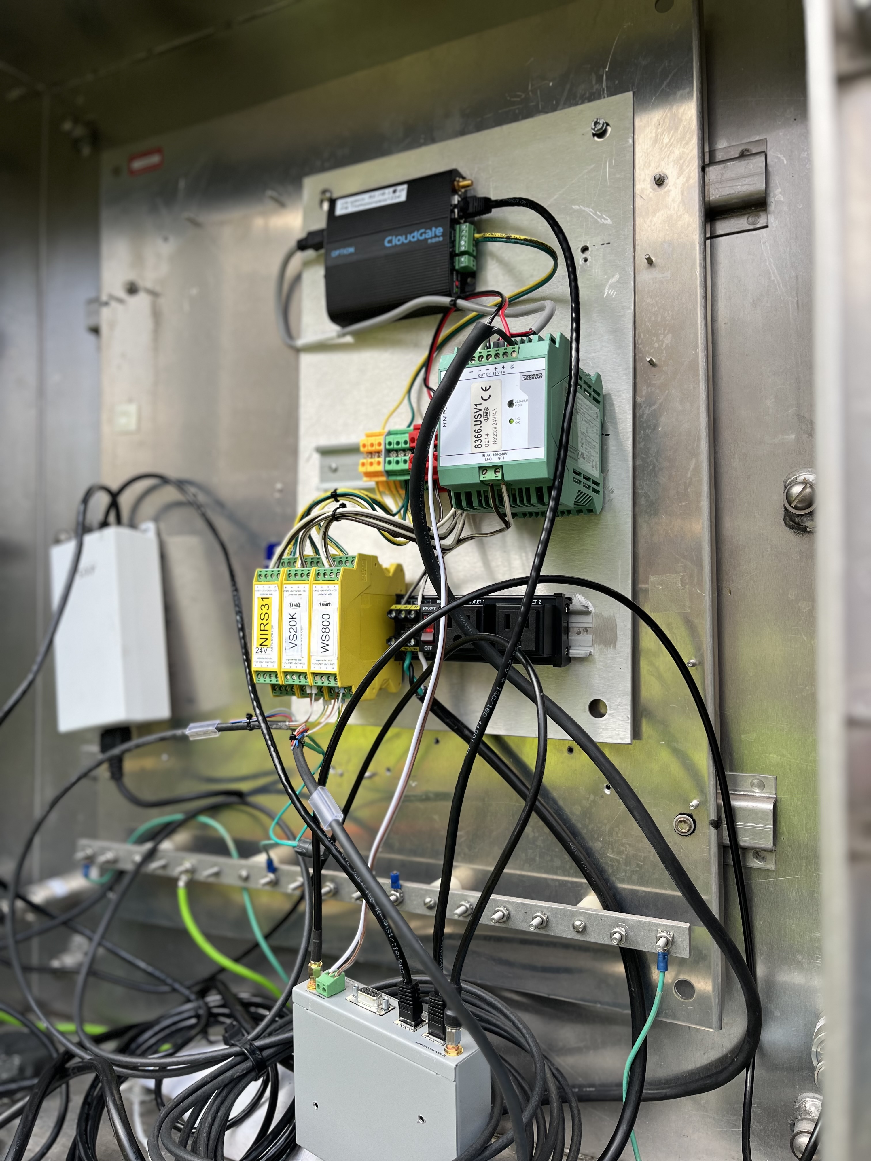 sensors with surge Visibility WS800 UpCom