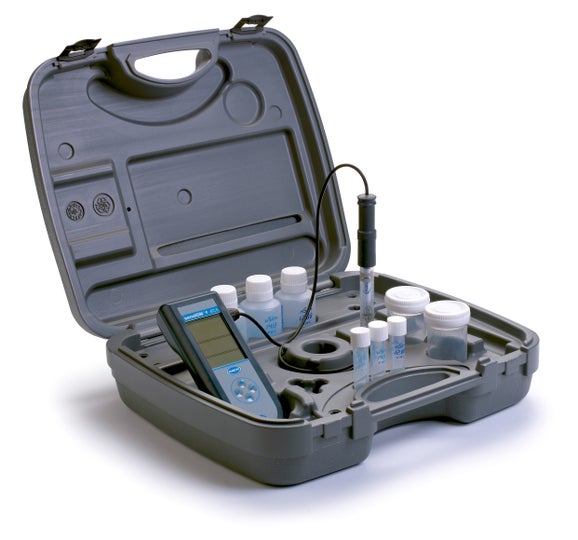 Sension+ EC5 Portable Conductivity/TDS Meter, Field Kit with 3 Poles Platinum Cell for General Purpose