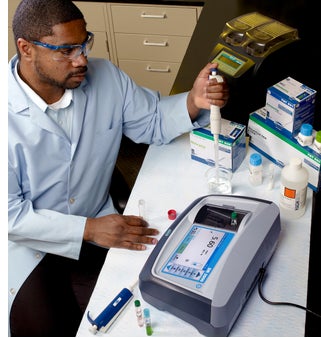 DR3900 lab spectrophotometer